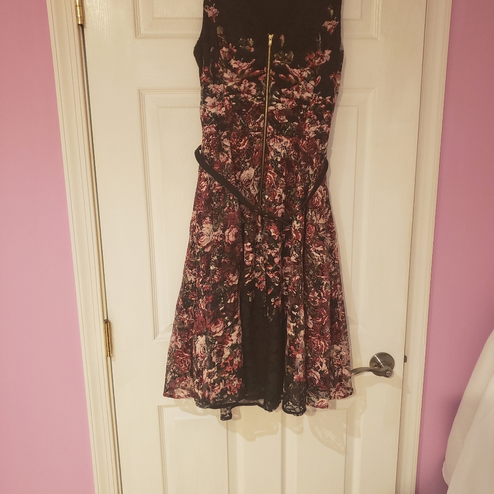 Dress - Picture 2 of 4